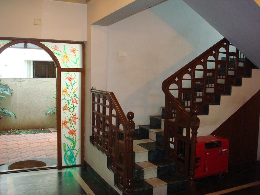 Lloyds Serviced Apartments,Krishna Street,T Nagar Chennai Phòng bức ảnh