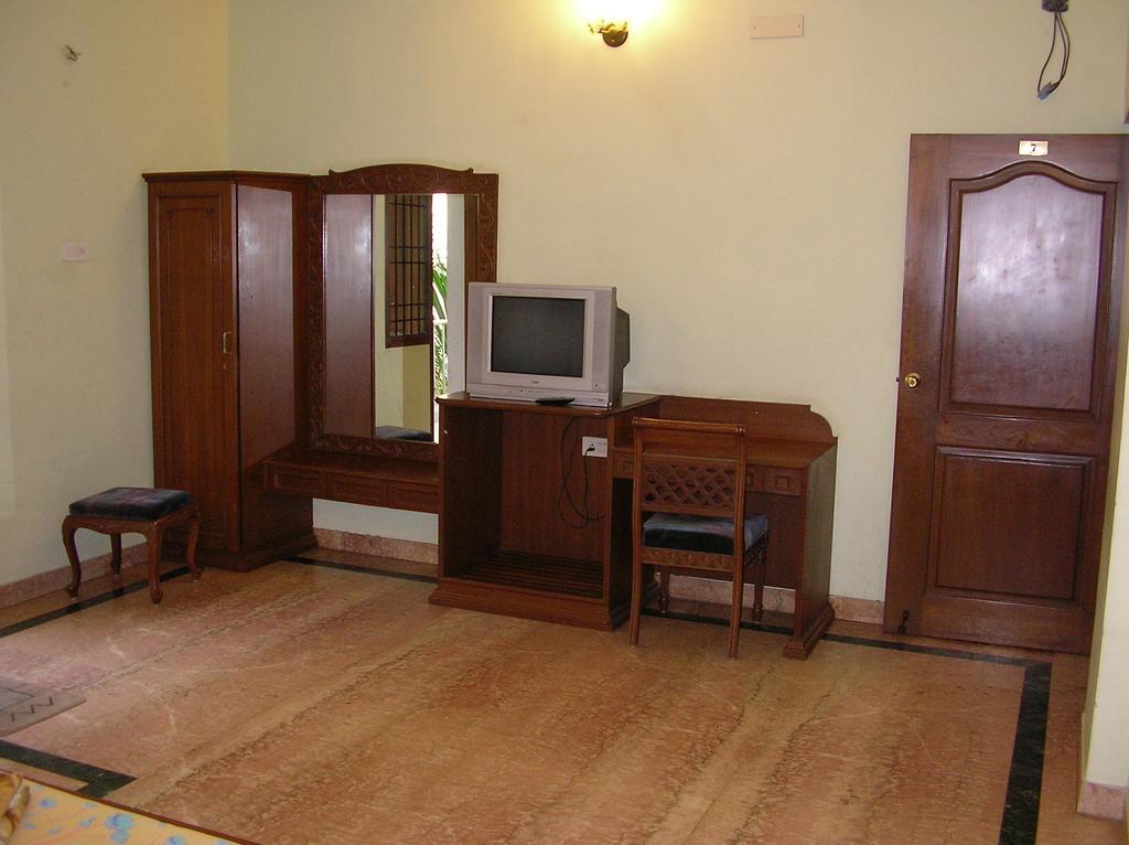 Lloyds Serviced Apartments,Krishna Street,T Nagar Chennai Phòng bức ảnh